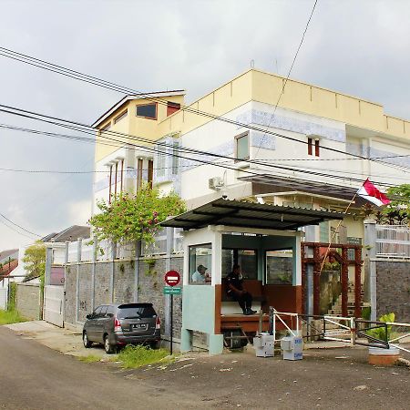 Zen Rooms Cassa Dua Pasteur Bandung Exterior photo